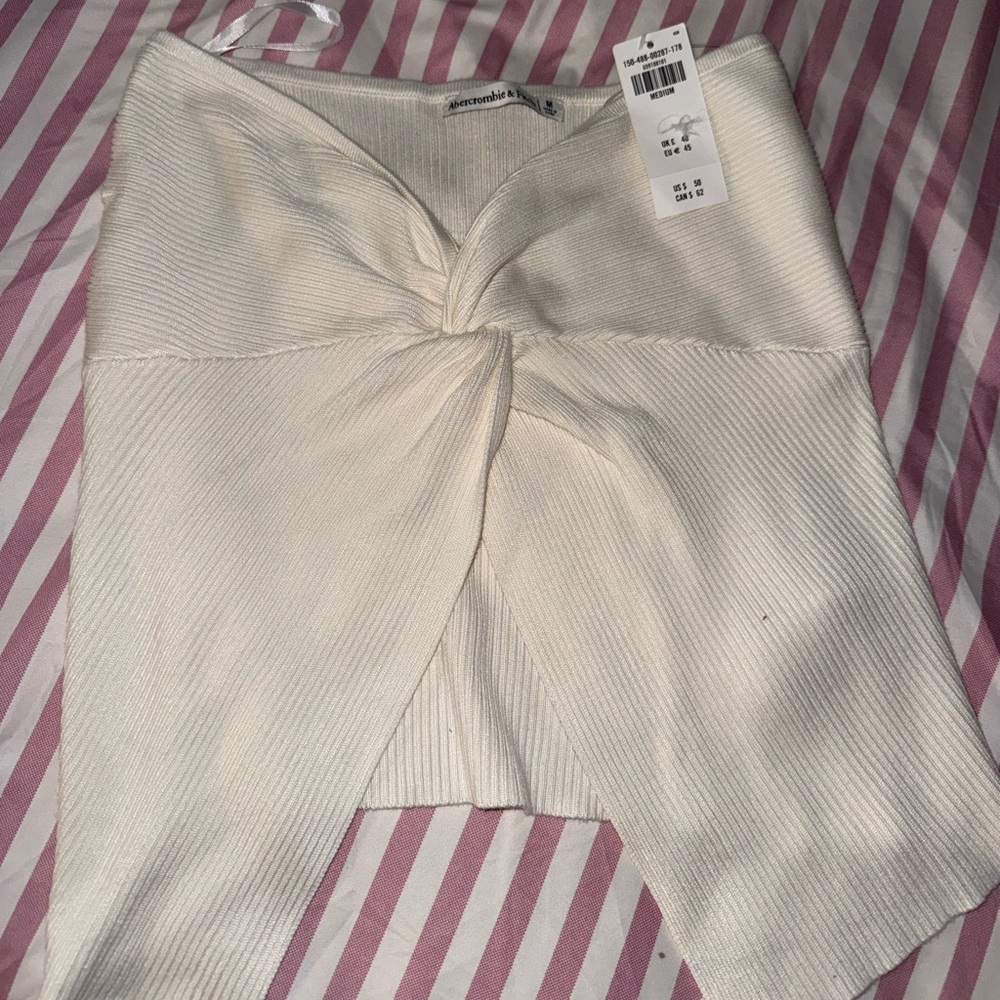 Abercrombie & Fitch White Knotted Sweater